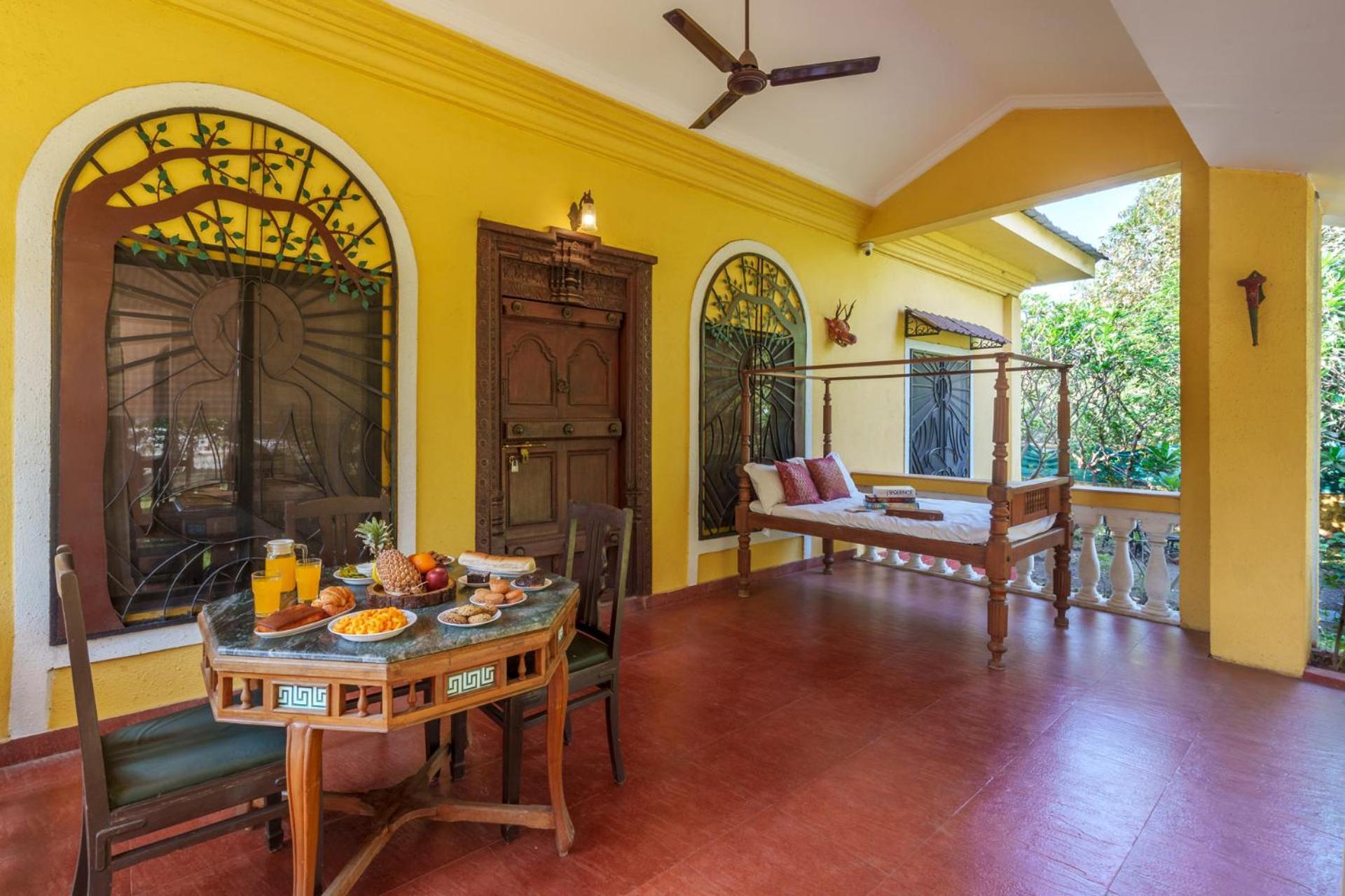 Vintage Estate - Lakeside Allure With Vintage Decor,A Plunge Pool & A Lawn Featuring A Charming Gazebo Karjat Kültér fotó