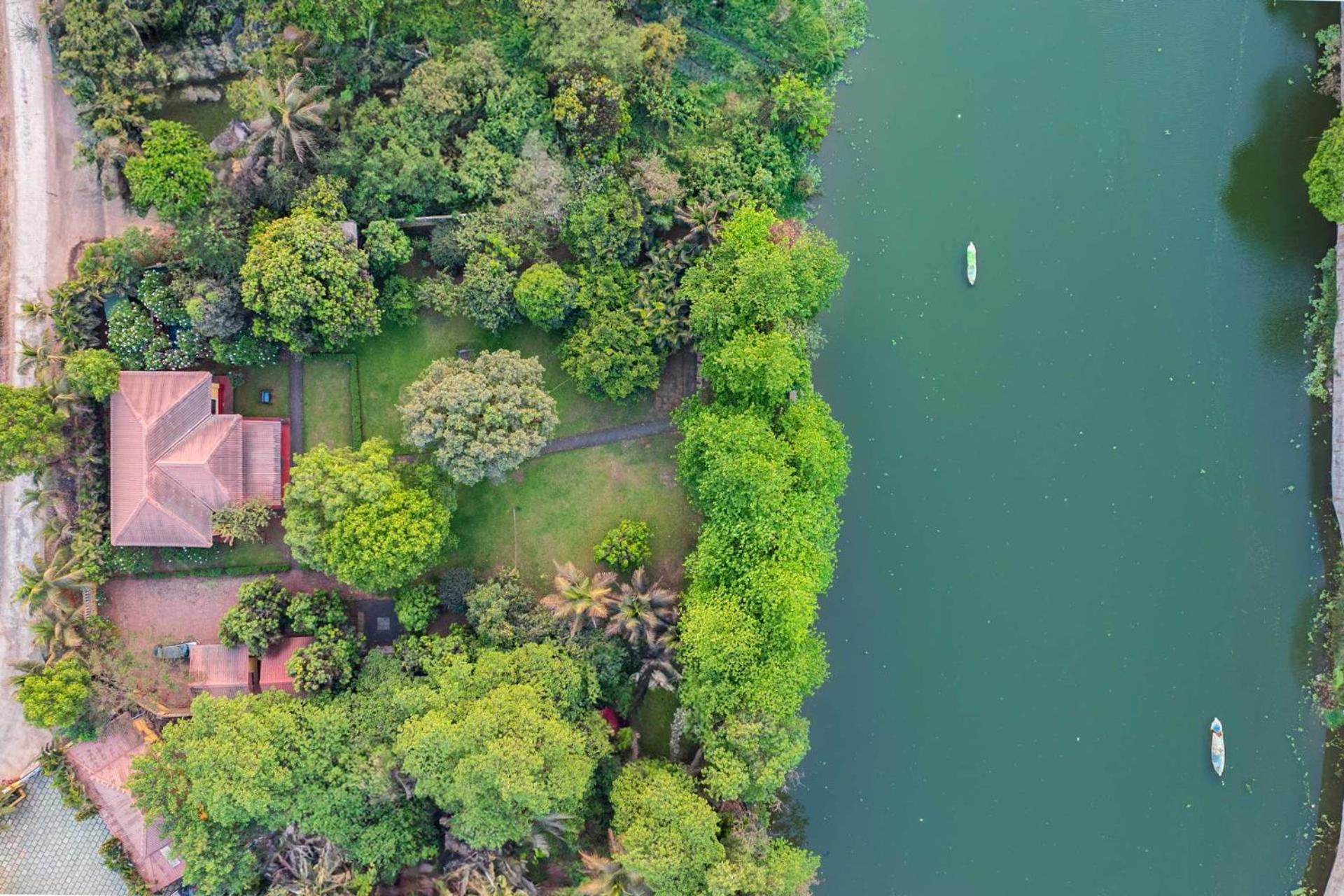 Vintage Estate - Lakeside Allure With Vintage Decor,A Plunge Pool & A Lawn Featuring A Charming Gazebo Karjat Kültér fotó