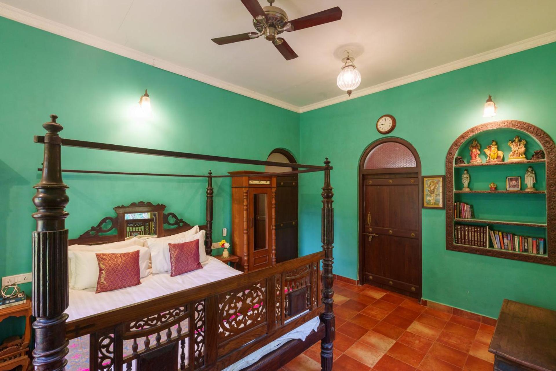 Vintage Estate - Lakeside Allure With Vintage Decor,A Plunge Pool & A Lawn Featuring A Charming Gazebo Karjat Kültér fotó