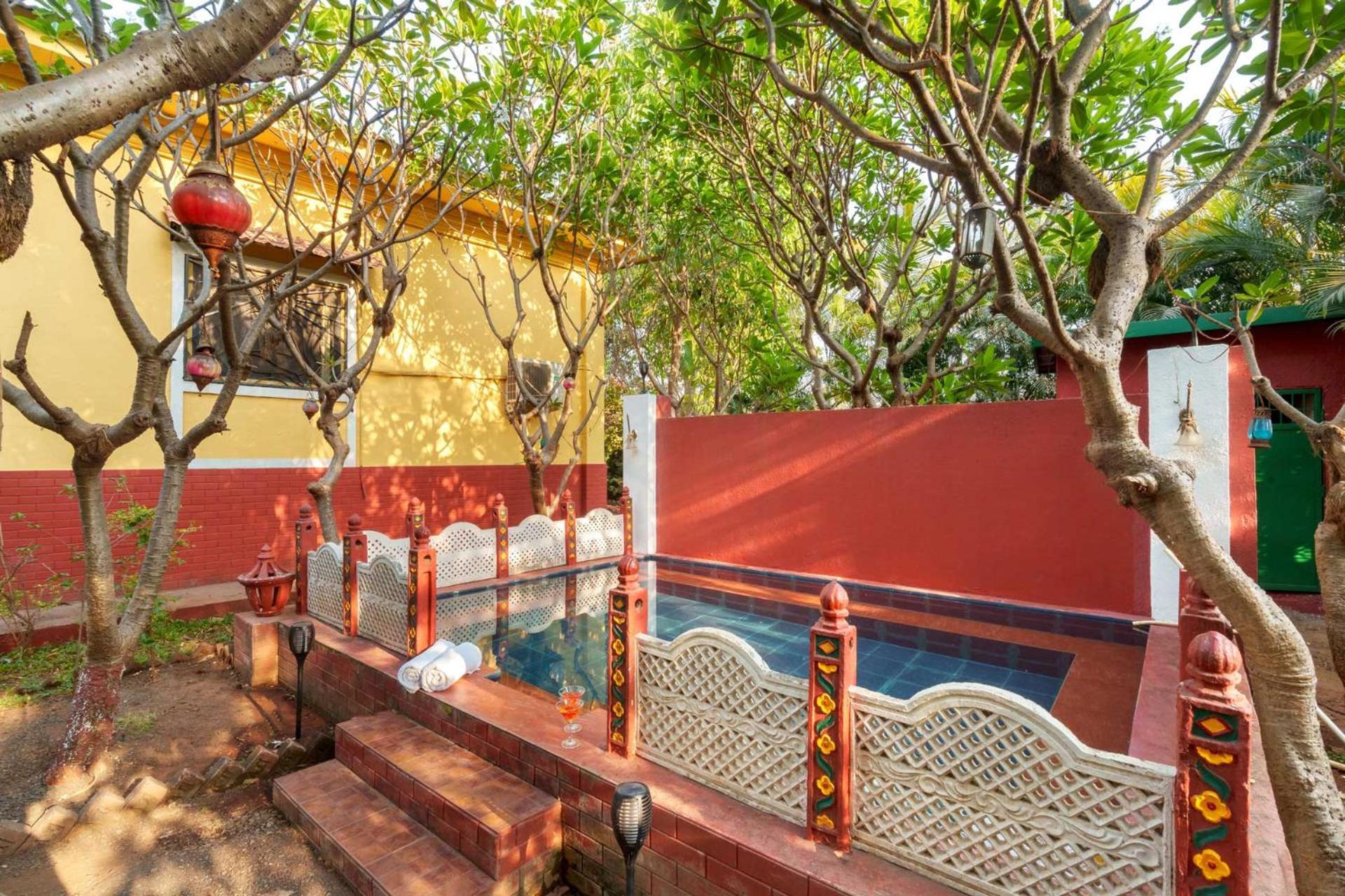 Vintage Estate - Lakeside Allure With Vintage Decor,A Plunge Pool & A Lawn Featuring A Charming Gazebo Karjat Kültér fotó